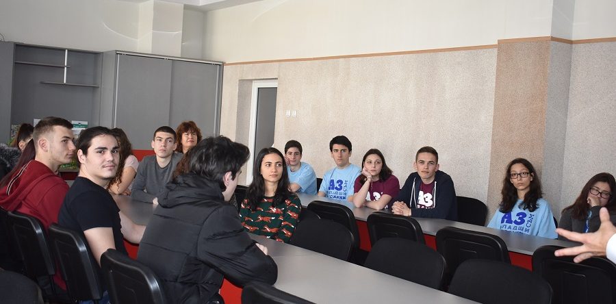 Представител от Европейската Комисия по образование и култура – на гости в СУ „П. Р. Славейков”