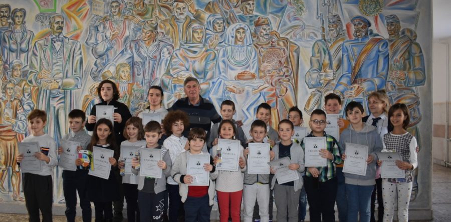 Директорът награди победителите от Математическото състезание „Иван Салабашев“