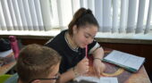 Когато осмокласниците преподават на английски: Ранообразни и изпълнени със забавление часове