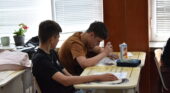 Когато осмокласниците преподават на английски: Ранообразни и изпълнени със забавление часове
