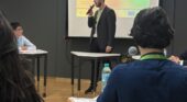 Младежки дебати: Славейковци премериха сили в аргументация и критично мислене
